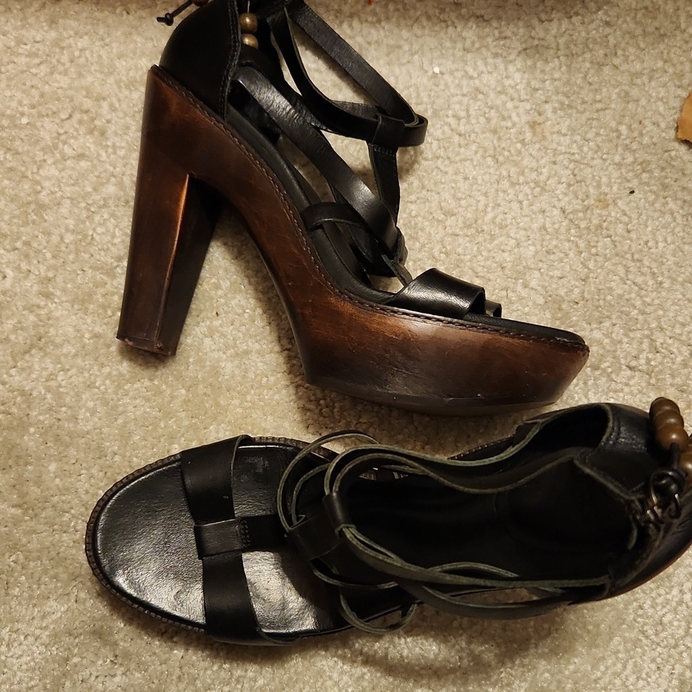 UGG Heel size see foot bed measurement about an 8 Wood Heel Zip Back Beeded